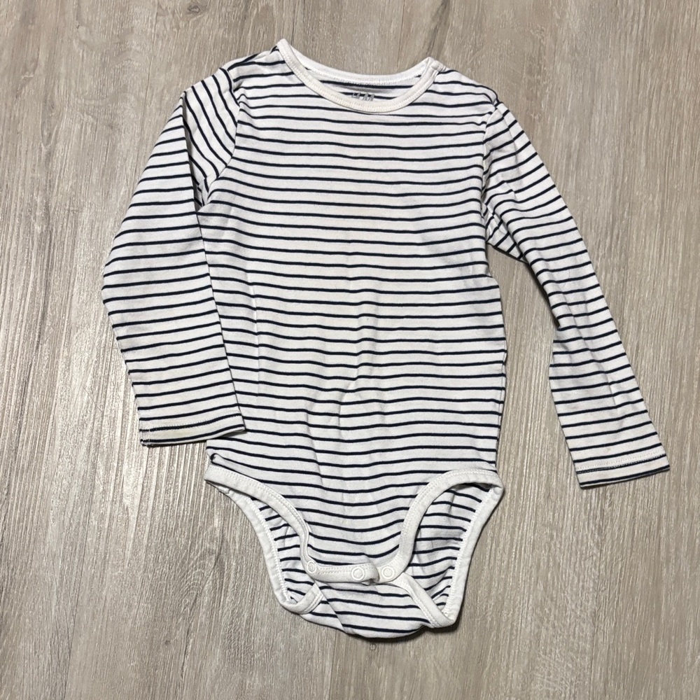 H&MStriped‎ Long Sleeve Baby Onesie